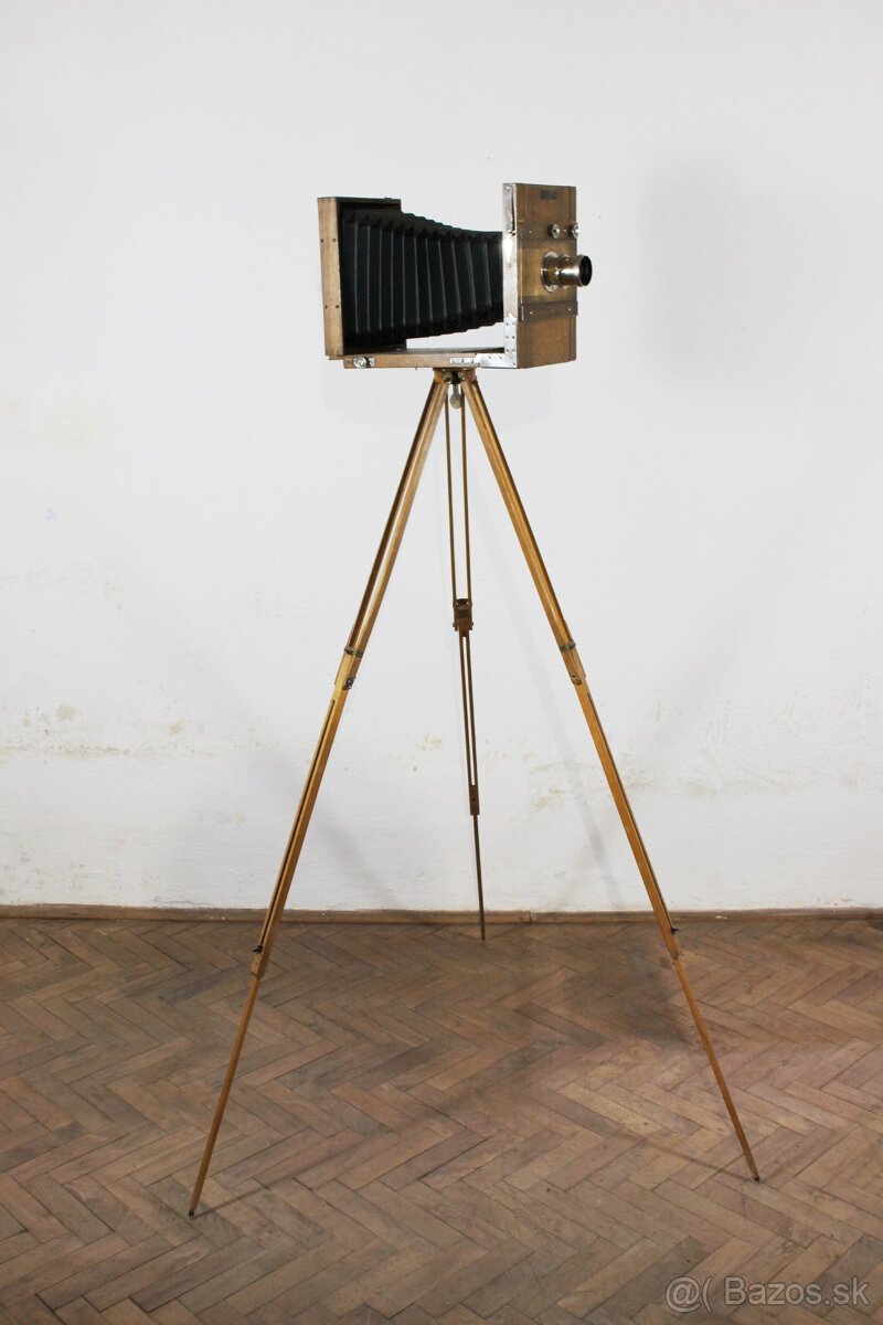 starožitný fotoaparát so statívom - 2