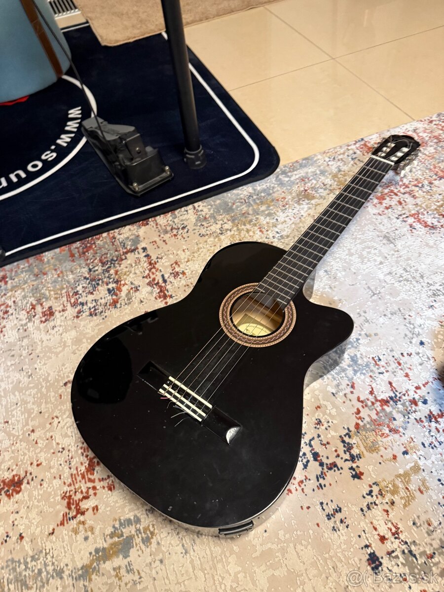 Elektroakusticka gitara Valencia nylonka - 2