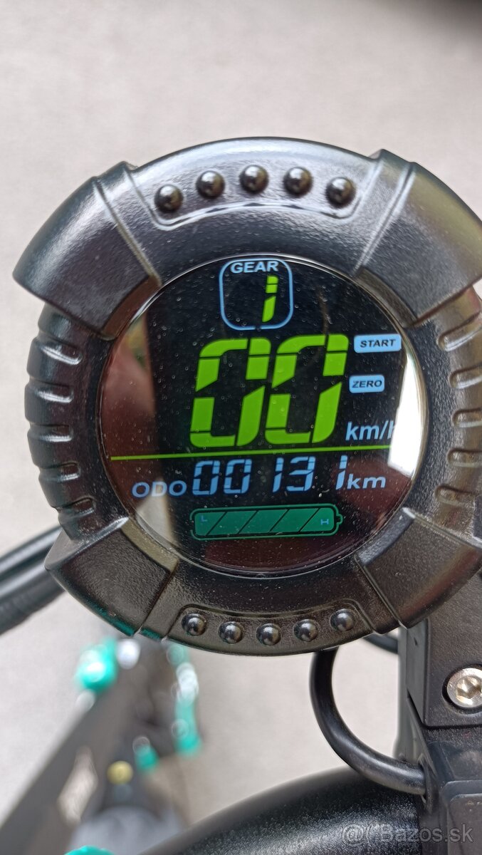 nová kolobežka VSETT 9+ - 2