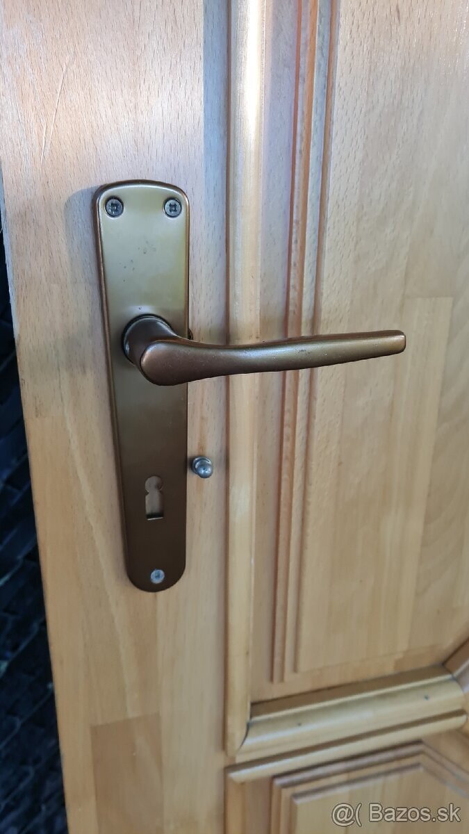 Predám masívne dvere 80tky - 2