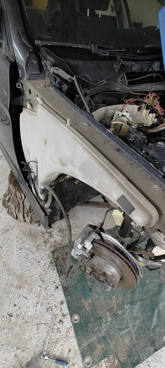 E91/M47 120kw nádržka na vodu ostrekovačov Predfacelift - 2