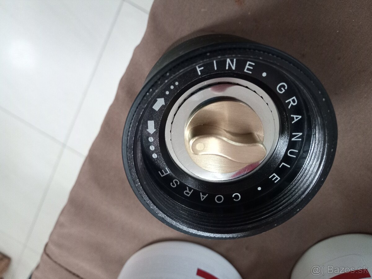 Ručný mlynček na kávu Barista Space - 2