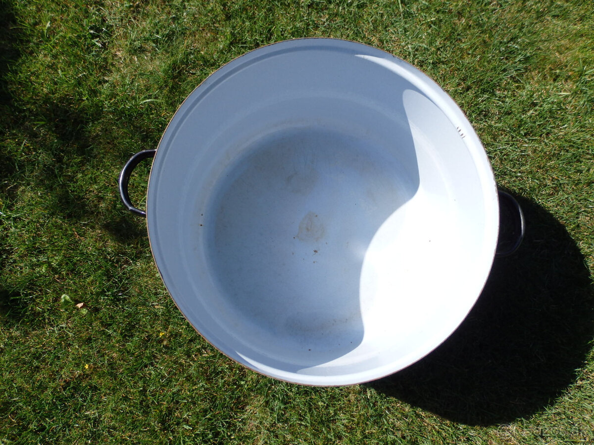 Smaltovaný hrniec - 2