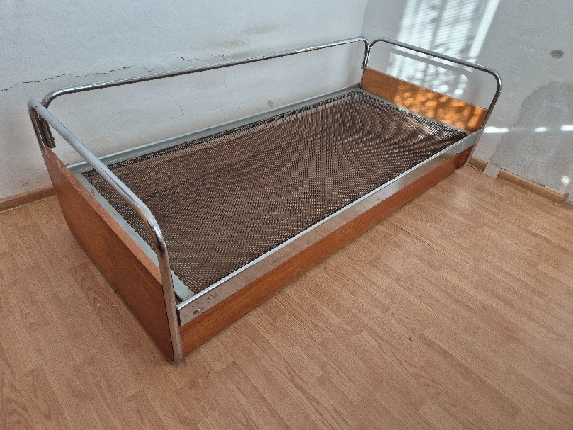 Starú kovovú posteľ - 2