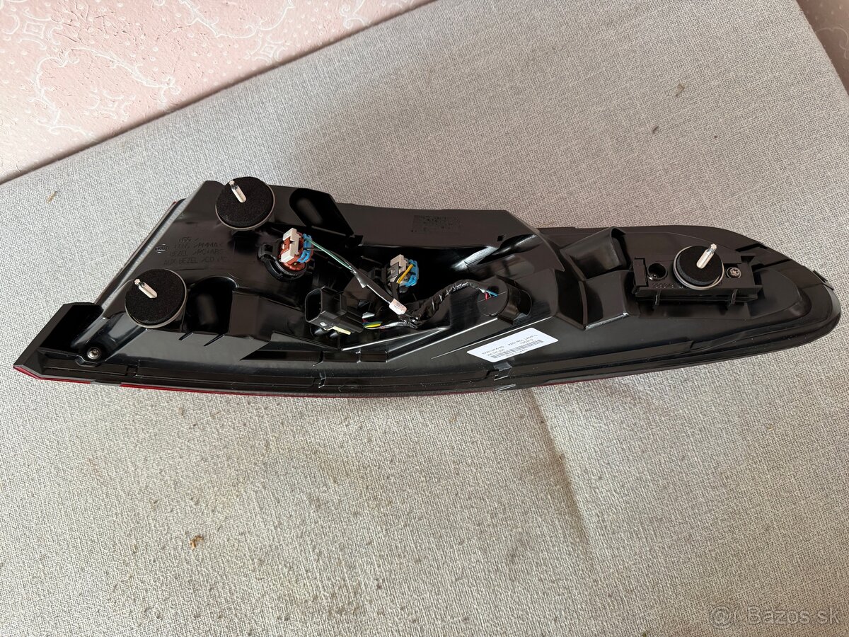 Jaguár XF ľavé zadné svetlo - 2