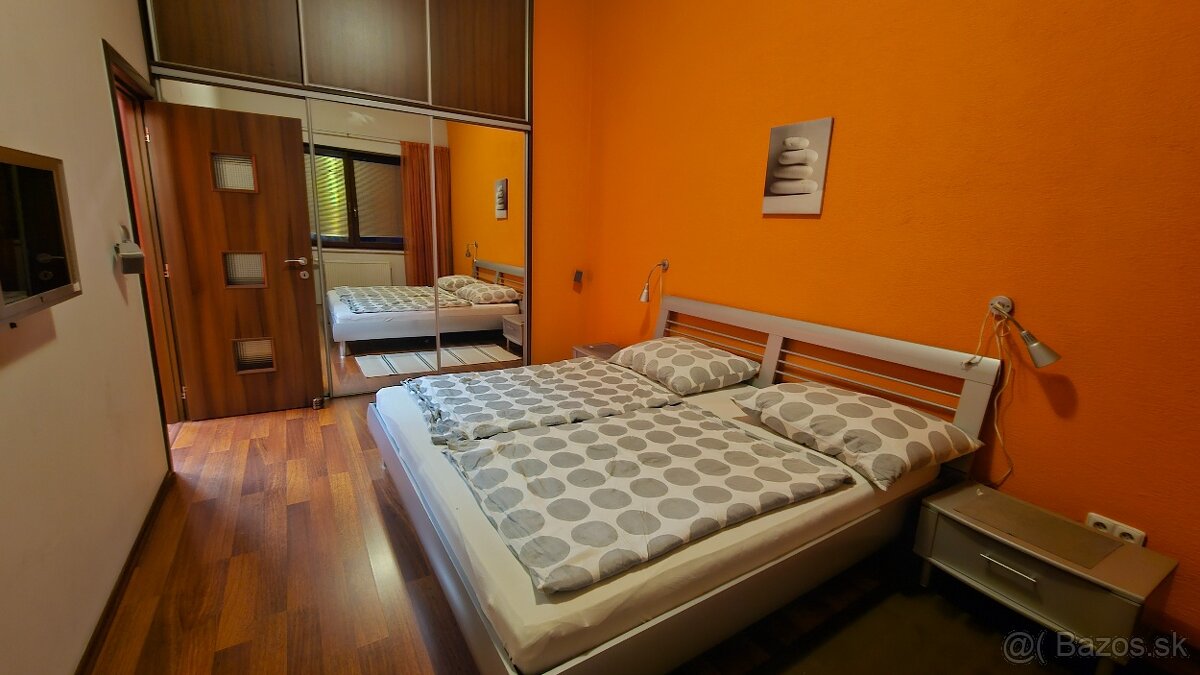 🏡 Prenájom 2-izbového bytu – Slávičie údolie, voľný od 1.12 - 2