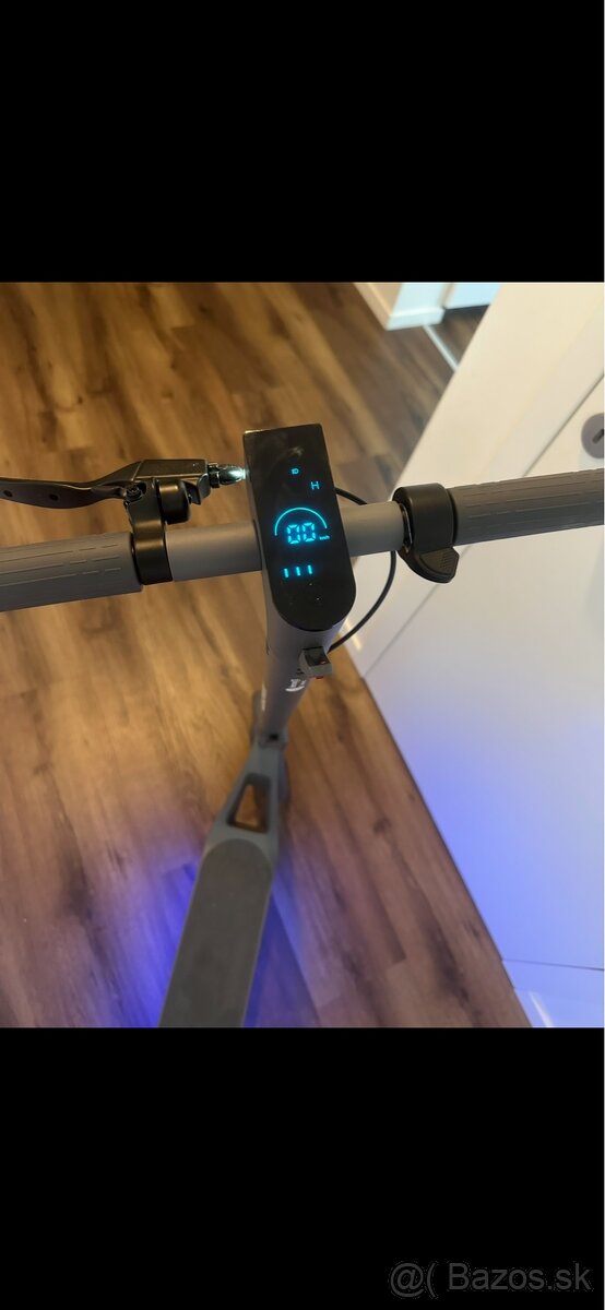 LEQI Smart elektrická kolobežka - 2