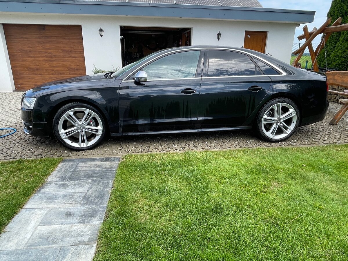 Audi A8 S8 4,2 - 2