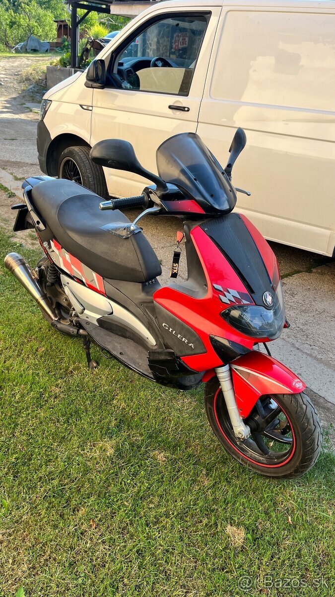 Skúter Gilera Runner 200 - 2
