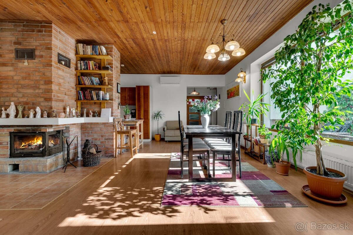 Na predaj rodinný dom Láb, veľký pozemok, tichá ulica - 2