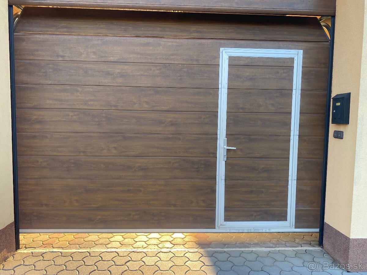 Brána s dverami La Porta - 2