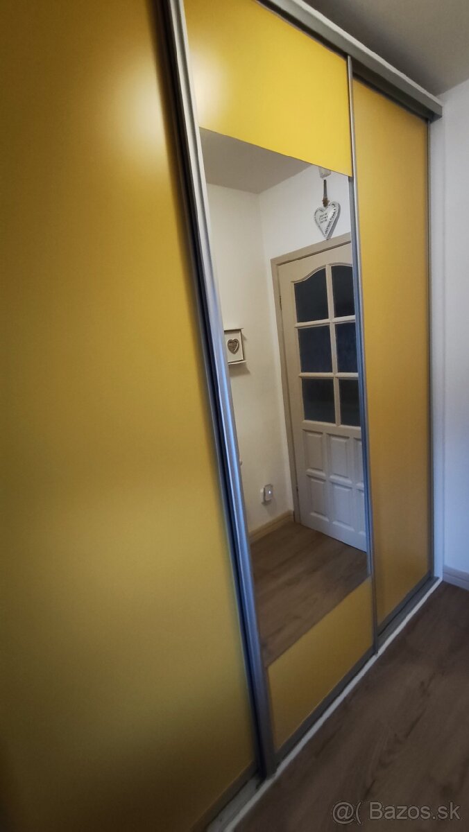 Vstavaná predsieňová skrina - 2