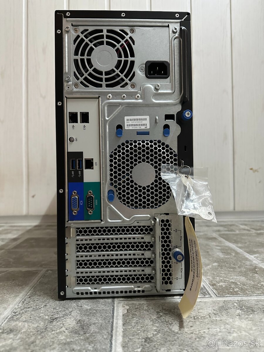 HP ProLiant ML310e Gen8 v2 Server Tower - 2