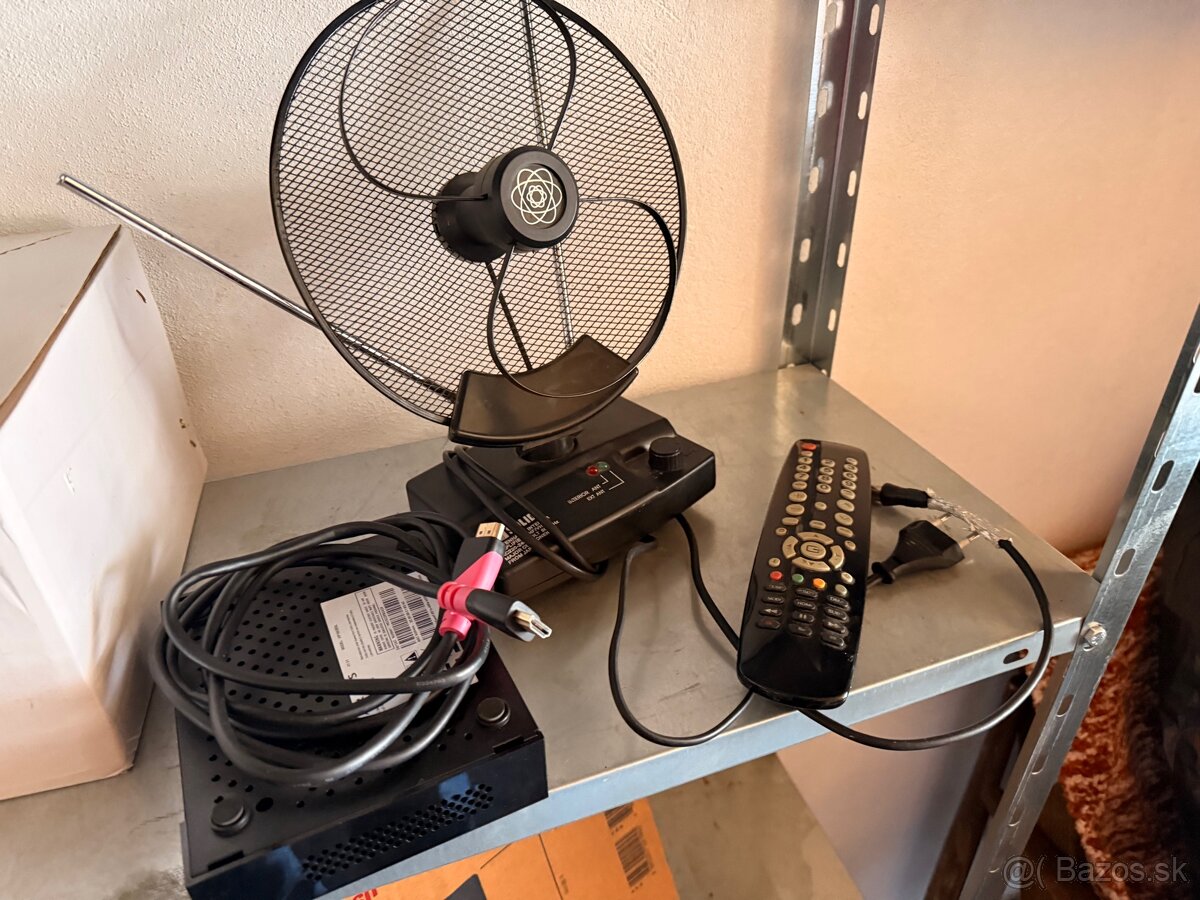 Samsung 81cm LCD TV + set-top box - 2