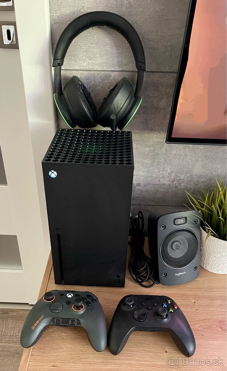 Xbox Series X + Xbox Headset + Scuf Valor Pro - 2