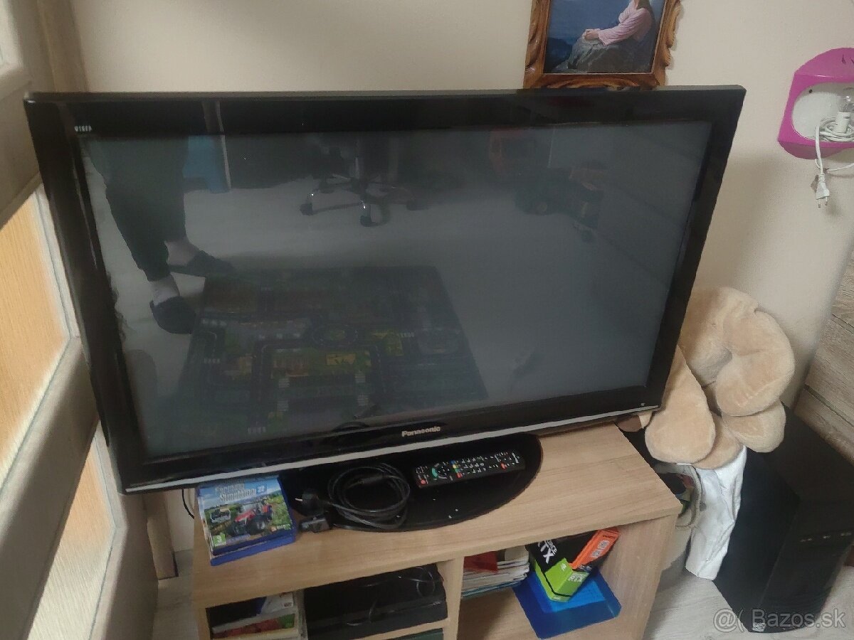 Predám televízor a stojan na herný volant - 2