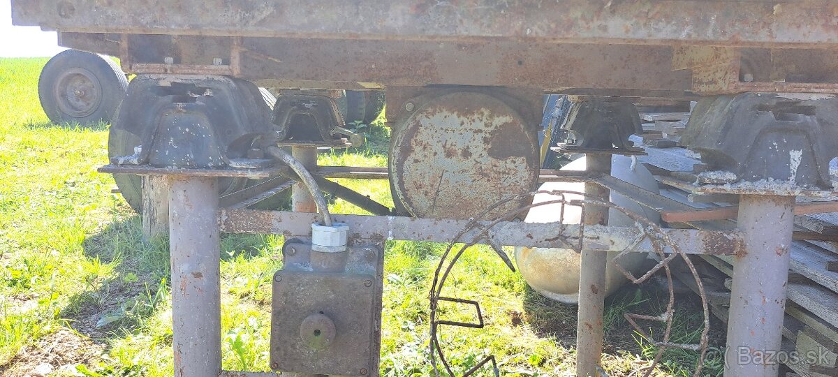 Predám vybracny stôl - 2