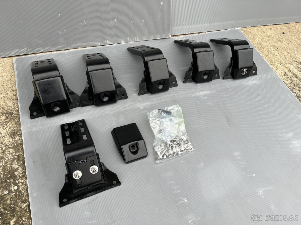 Držiak, upevnenie strešných nosičov