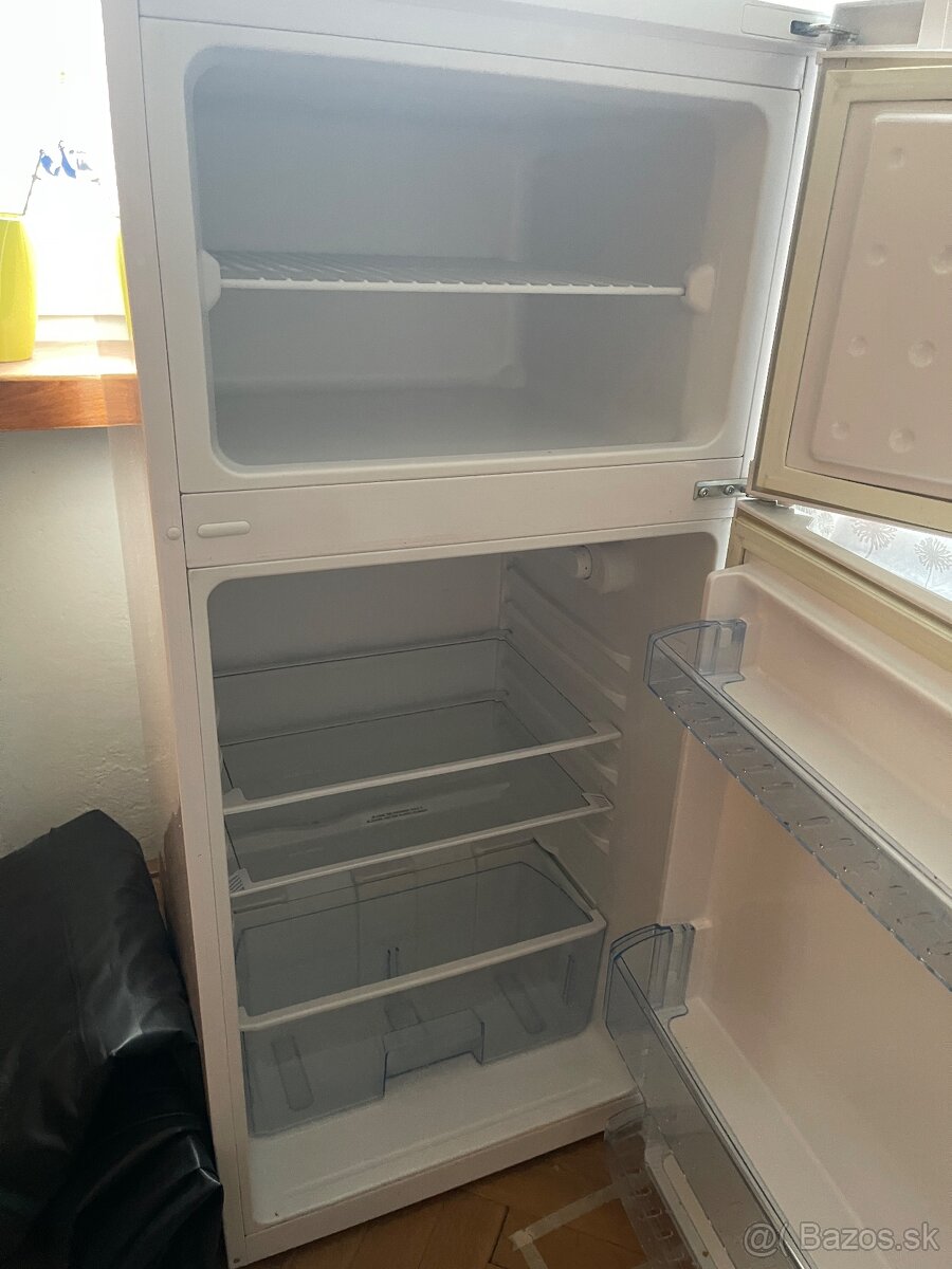Chladnička s mrazničkou Beko - 2