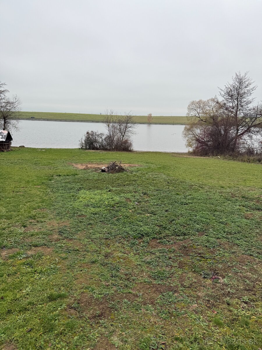 Pozemok pri priehrade v Batovciach - 2