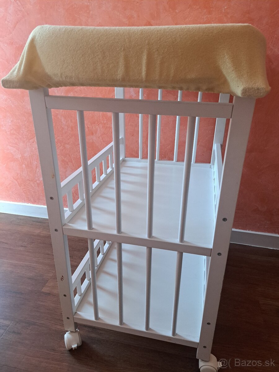 Prebaľovací pult (s kolieskami) - 2