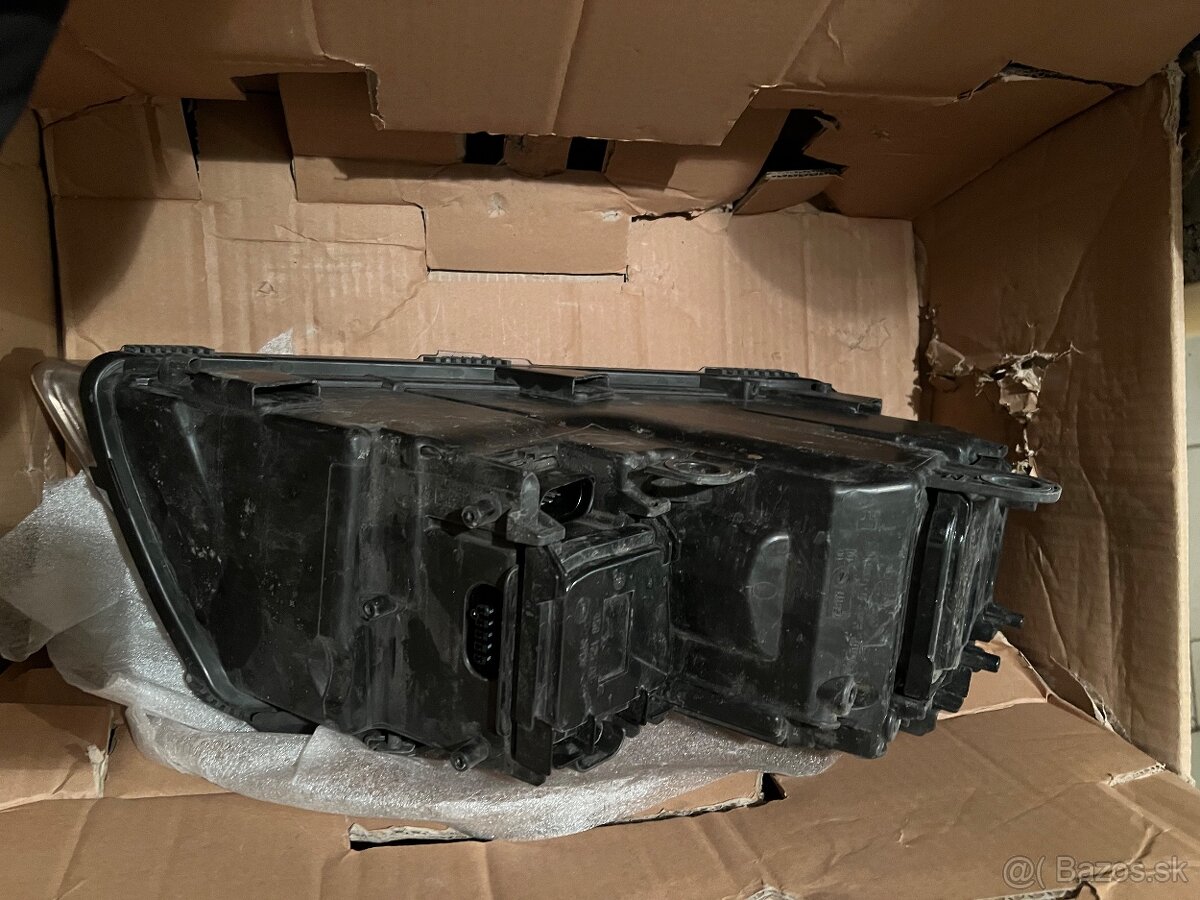 Audi A8 d3 facelift svetlo lave - 2