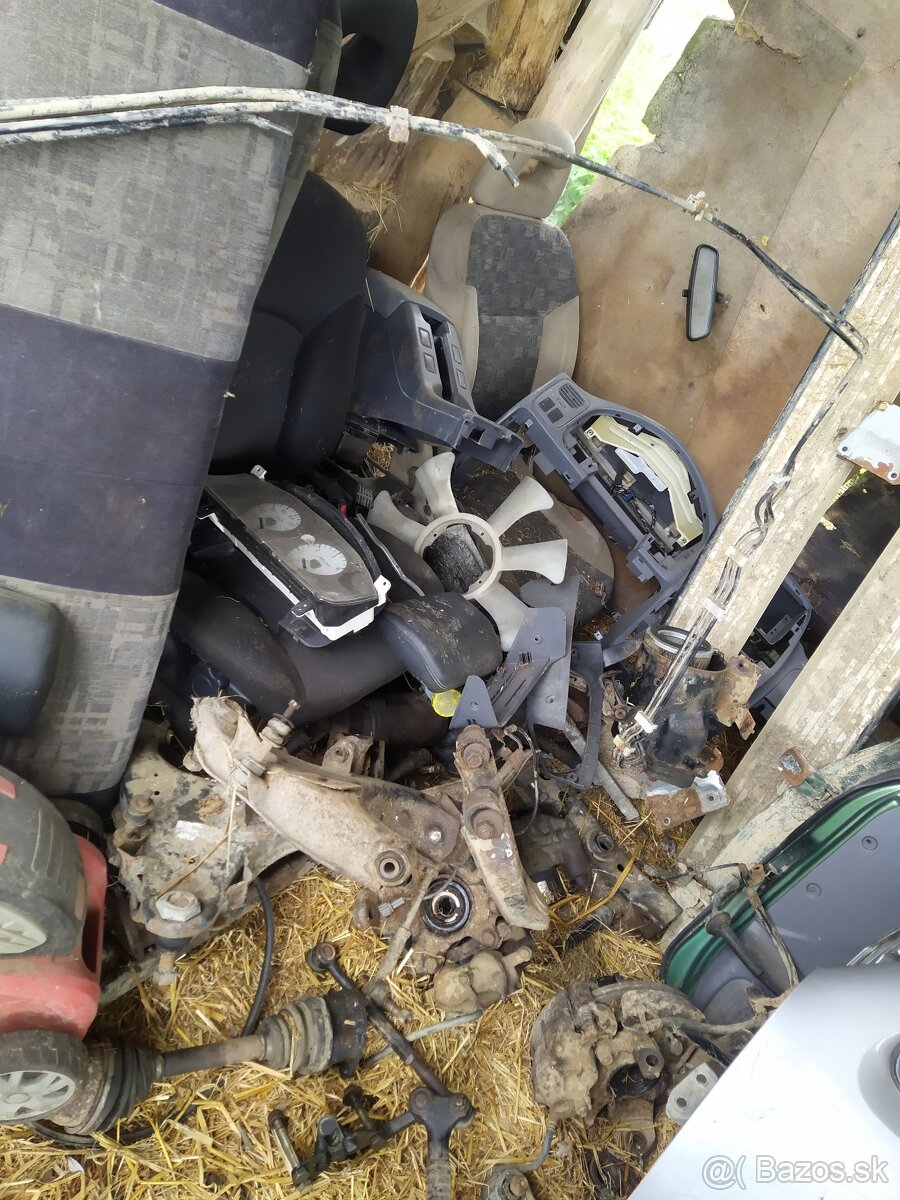 Navara D22 2.5tdi 76kw - 2