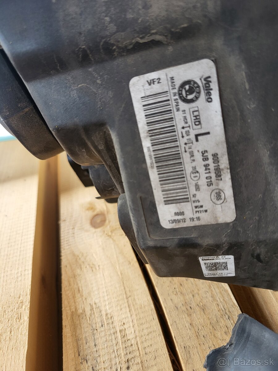 Skoda rapid predne svetlo - 2