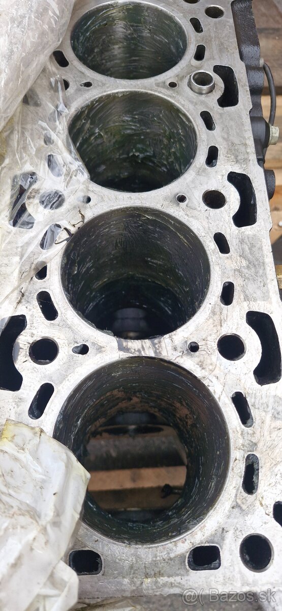 Blok motora Opel Antara 2,2 D - 2