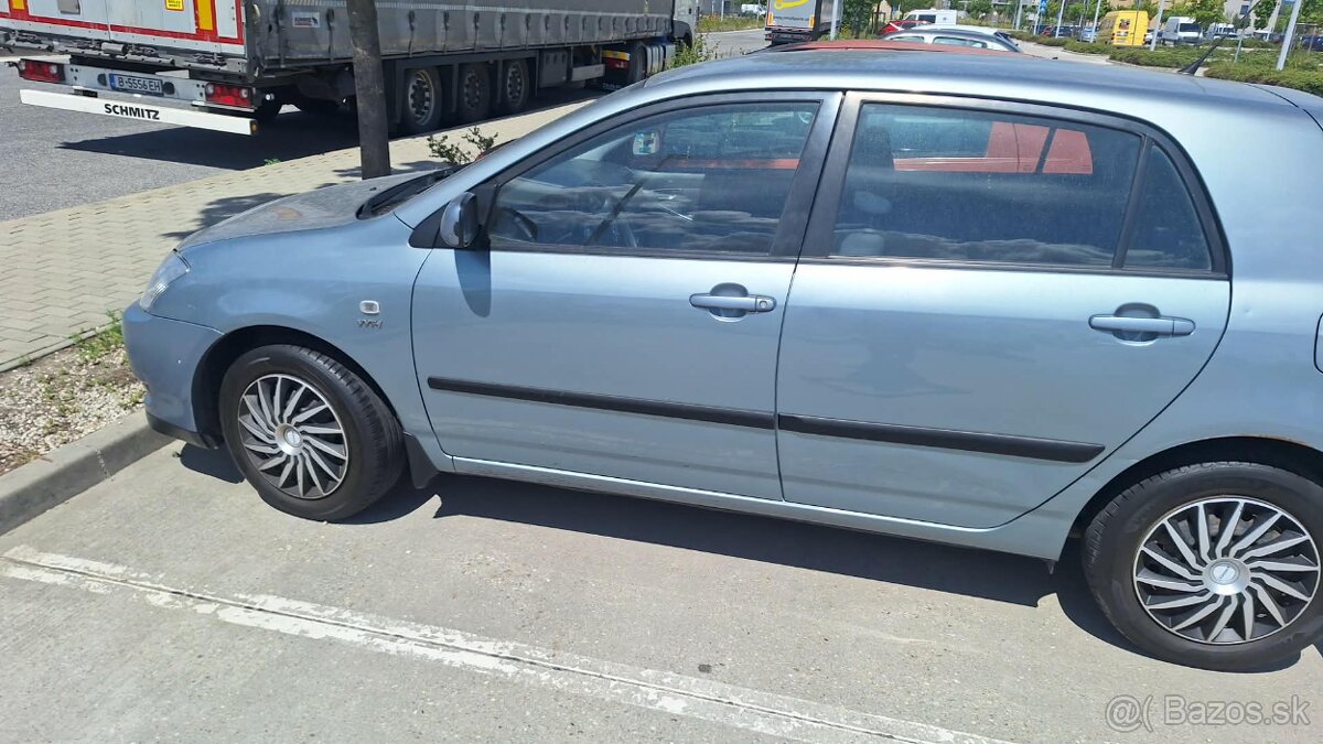 Predám vozidlo Toyota Corolla r.v. 2002 - 2