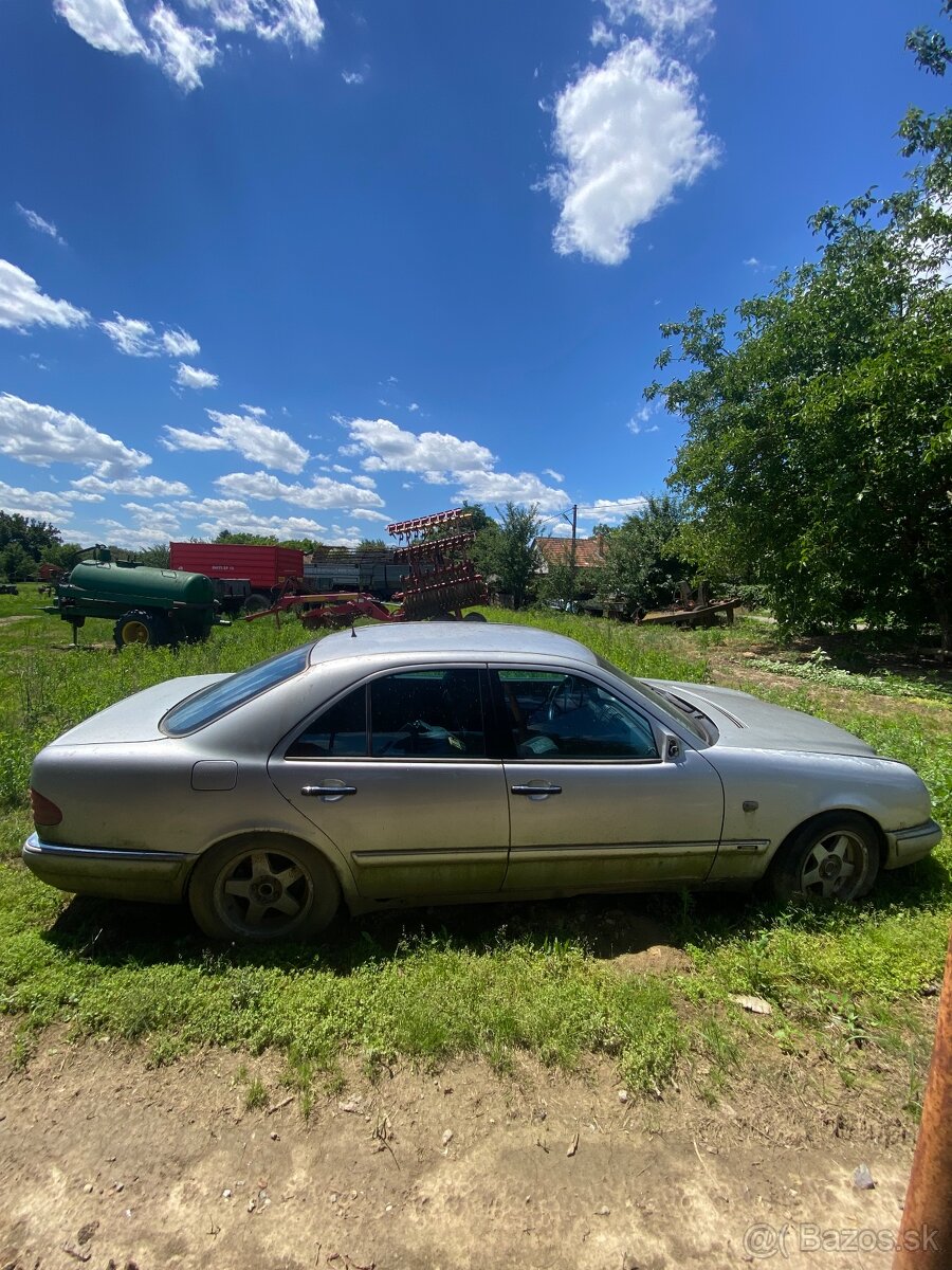 Mercedes Benz W210 - 2