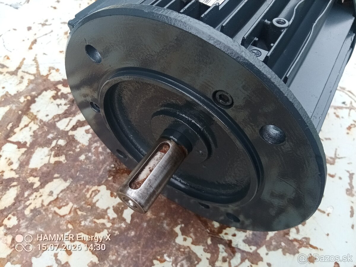 Elektromotor 1,1kW , 1410ot. , prírubový - 2