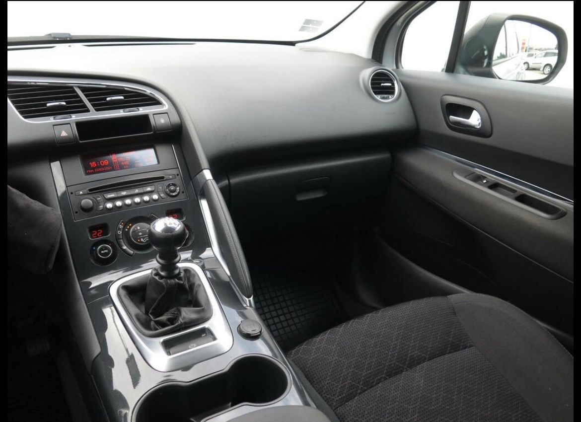 Rozpredam Peugeot 3008 - 2