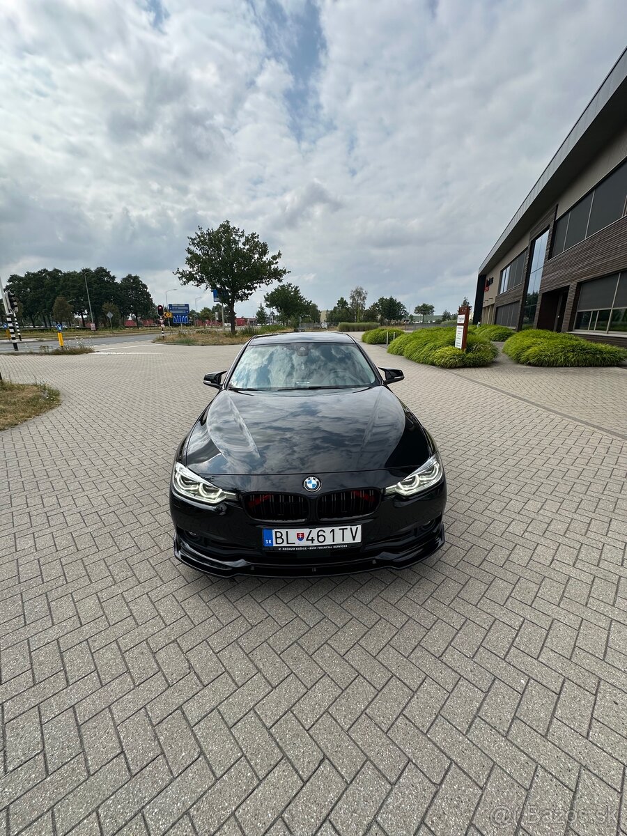BMW 320i BLACK EDITION - 2