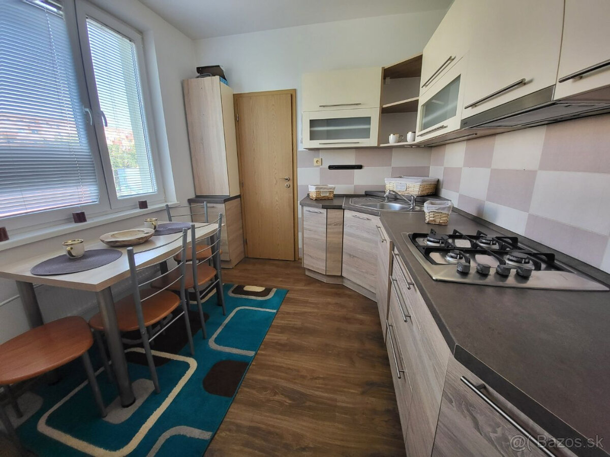 PRENÁJOM 3 i byt 82 m2 , ul. Malinovského, Partizánske - 2