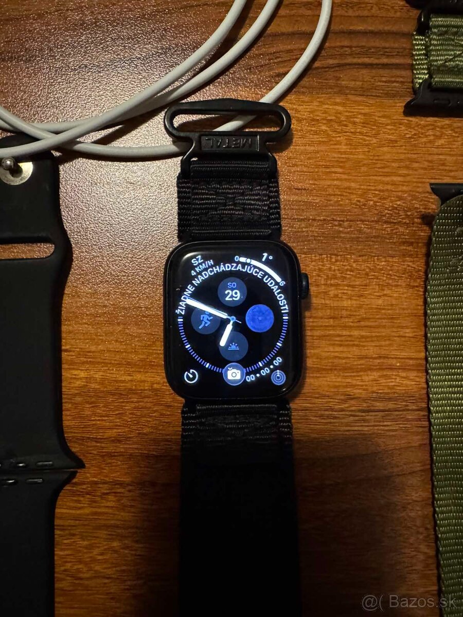 Apple Watch Series 9 45mm midnight aluminium case - 2