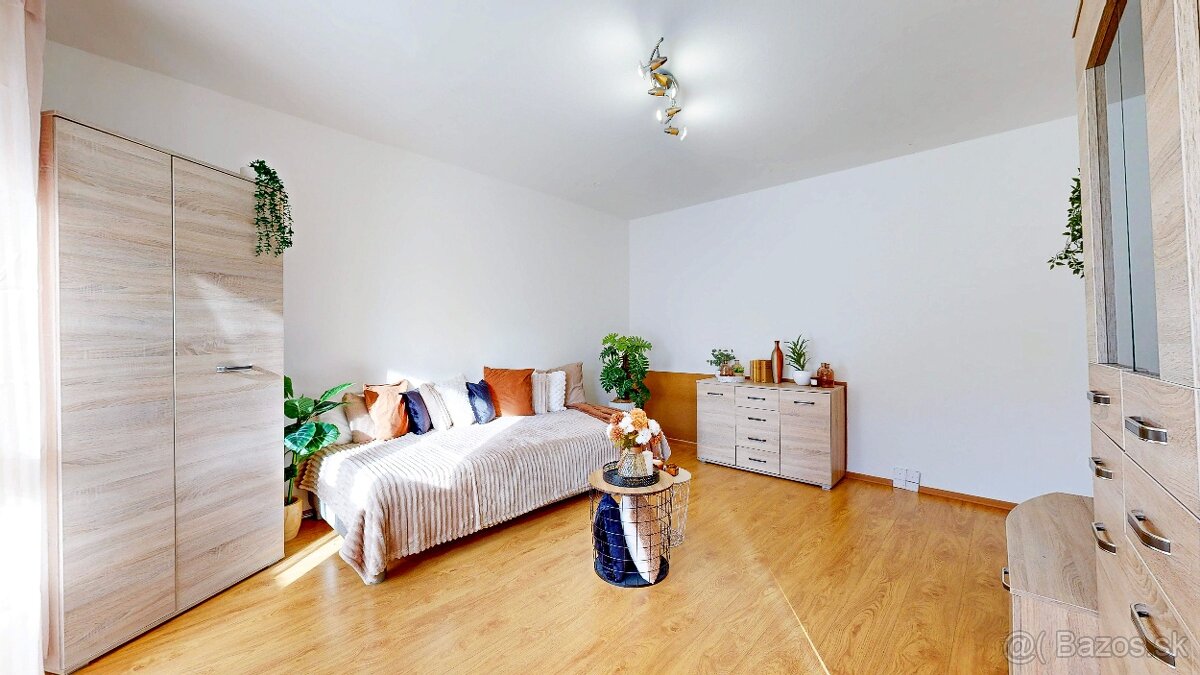 1 (až 1,5) izbový byt, Hemerkova ul, 36 m2, lodžia, upravený - 2