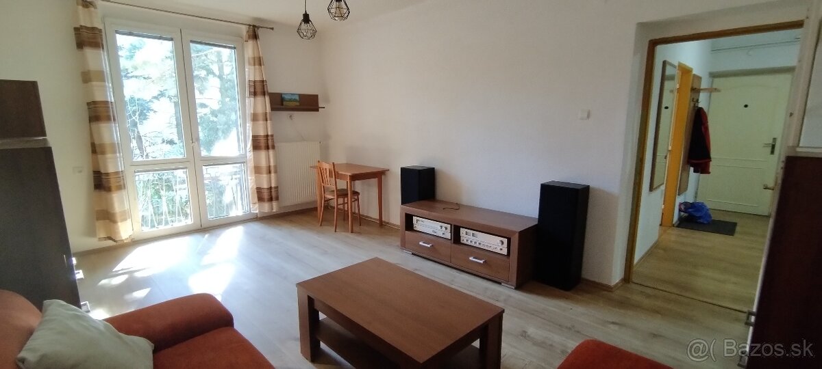 Prenajmem 2.izb.byt v Starom meste s garážou - 2