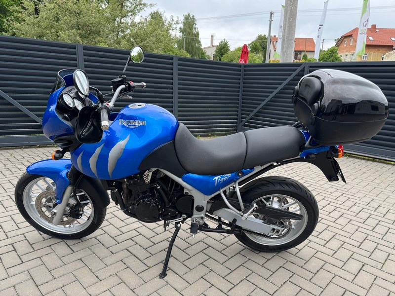 Triumph Tiger 955i - 2