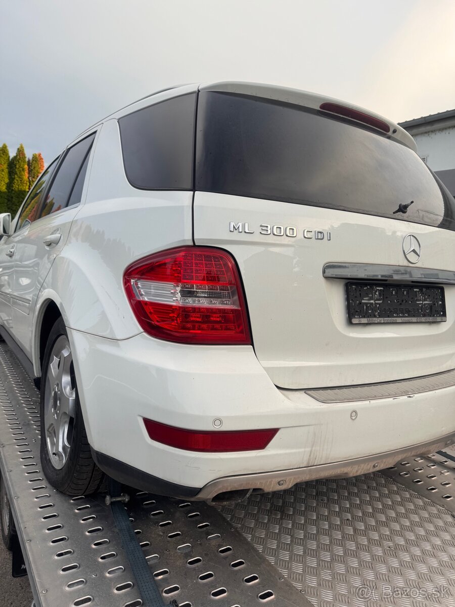 Rozpredam Mercedes ML 300cdi facelift - 2