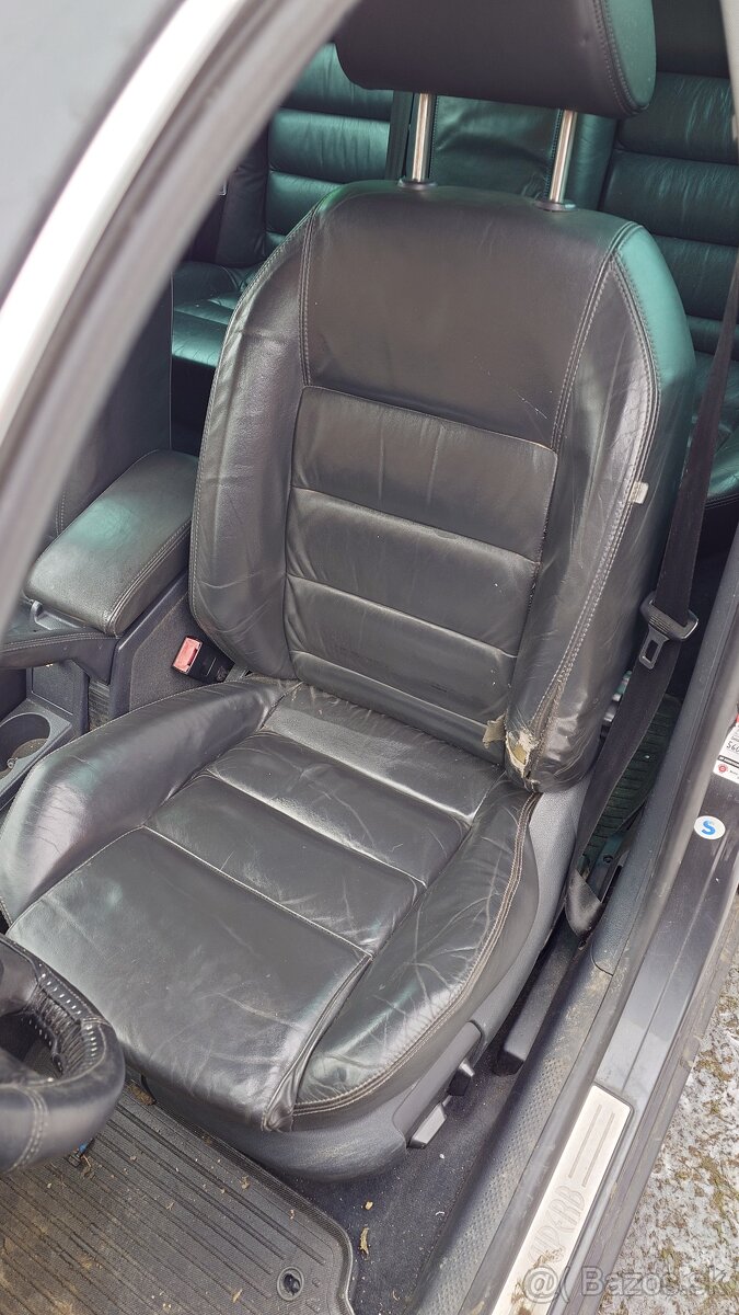 Sedačky Passat Superb 1 - 2