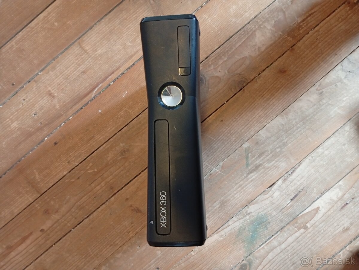Predam xbox 360 S + hry + ovladače - 2