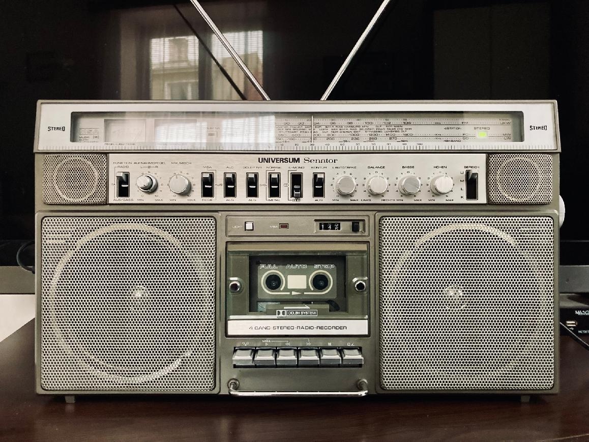 Universum Senator - 2