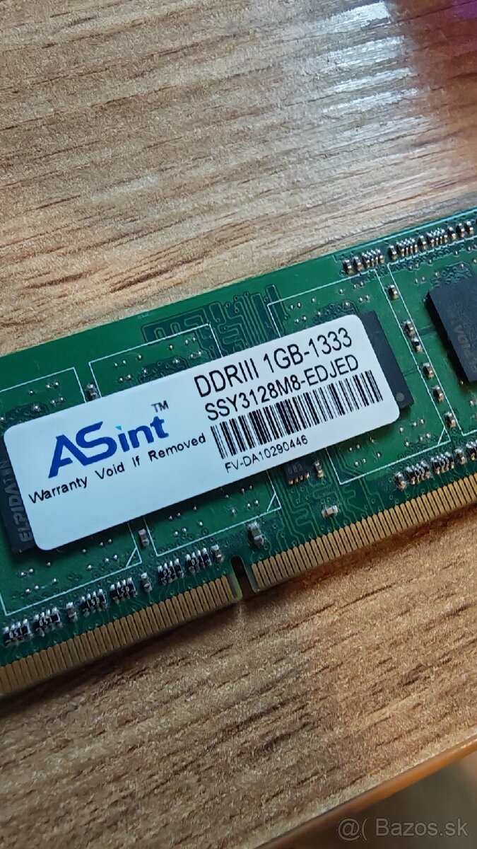 Predám notebook Asus X52JE - 2