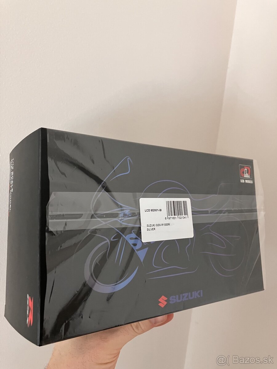Suzuki GSX-R 1000R LCD 1/12 - 2