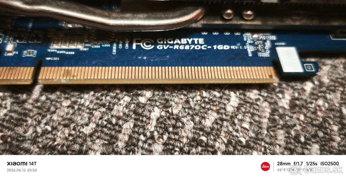 Predäm GK AMD Radeon HD 6870 - 2