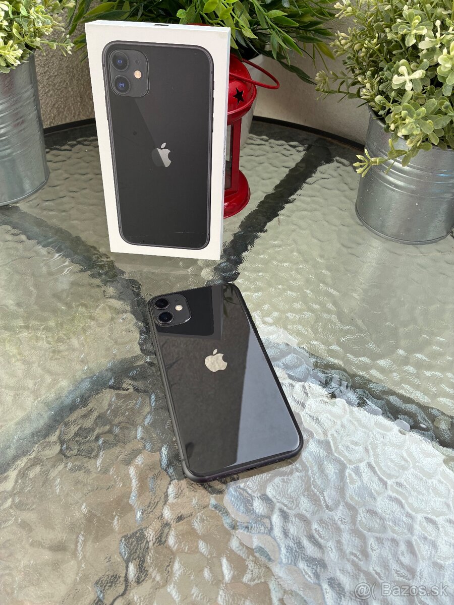 iPhone 11. - 2