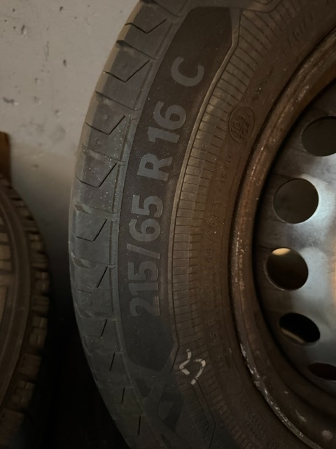 Continental 215/65 R16 C Plechové disky - 2