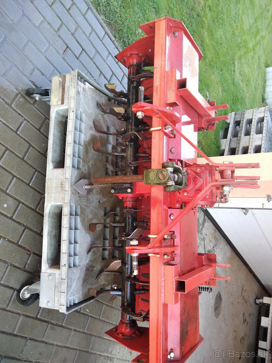 Predám malotraktor 4x4 s príslušenstvom - 2