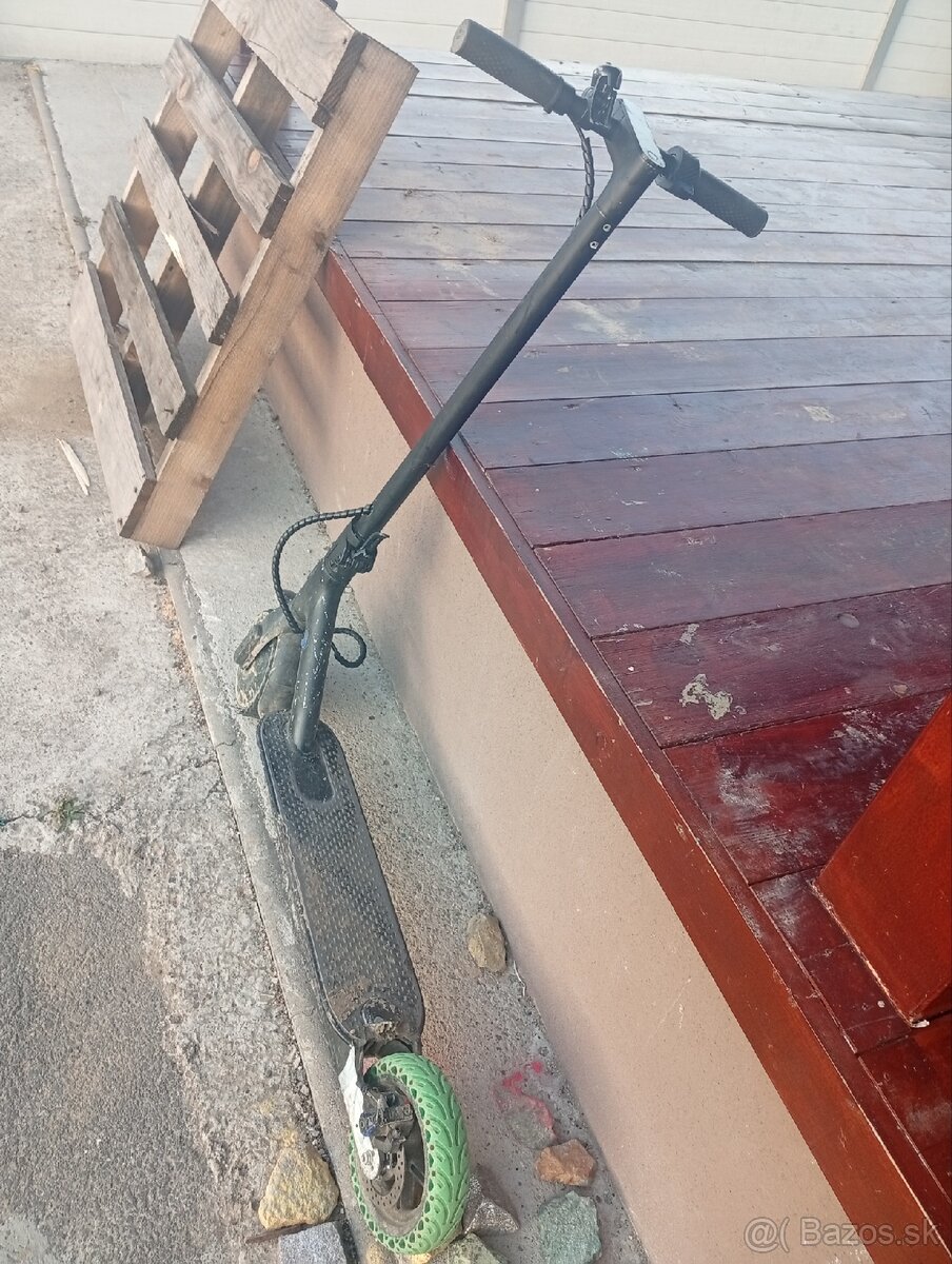 XIAOMI ELEKTRICKÁ KOLOBEŽKA VÝMENA - 2